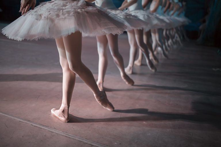 Lire la suite à propos de l’article DANSE-ETUDES